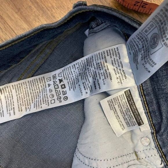 Levi's Women's Classic Straight Jeans - Picture 4 of 10